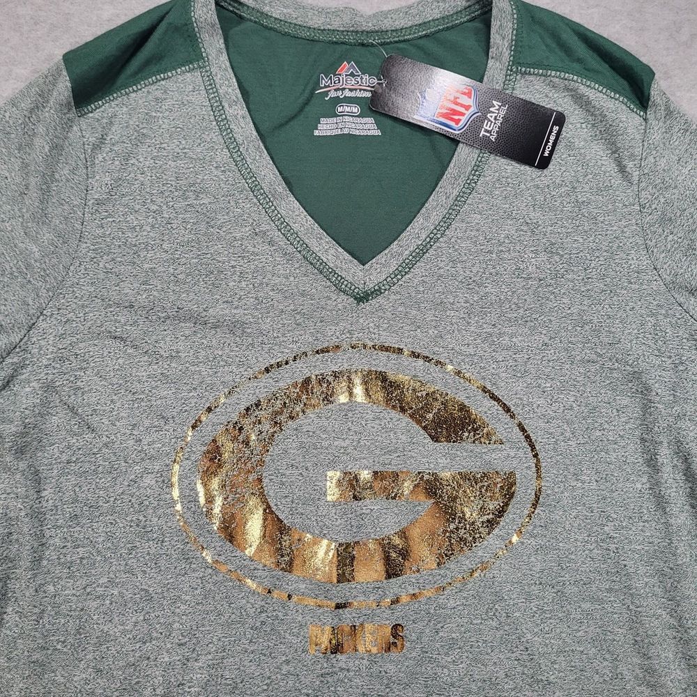 Green Bay Packers Women's Medium Majestic Green‎ V-Neck Tshirt Distressed Logo